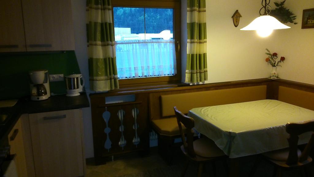 Ferienwohnung Haus Schiestl Zell am Ziller Zimmer foto