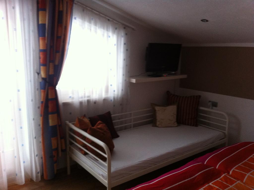 Ferienwohnung Haus Schiestl Zell am Ziller Zimmer foto