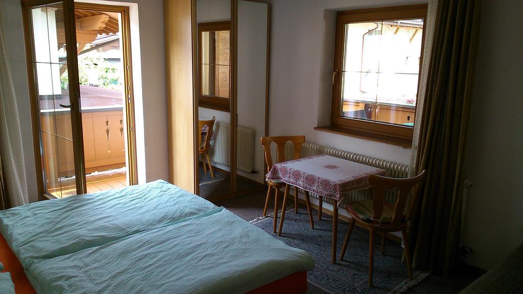 Ferienwohnung Haus Schiestl Zell am Ziller Zimmer foto